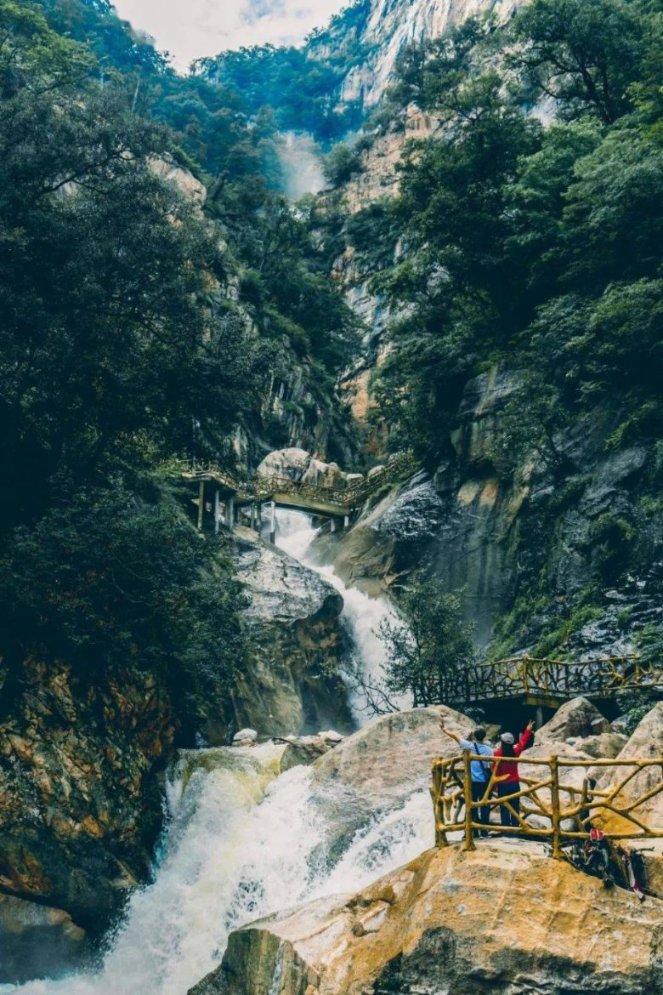 云南一村民办酒席聚餐致一死两伤，疑因过度饮酒引发